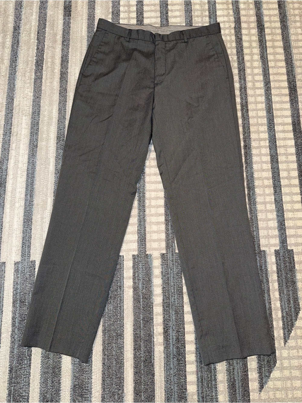 Calvin Klein Men’s Straight Leg Gray Dress Pants Size 32x30 polyester/rayon
